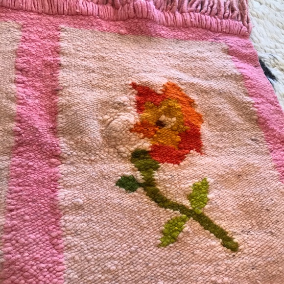 SALE-Vintage Flower Power Rug - Picture 6 of 9